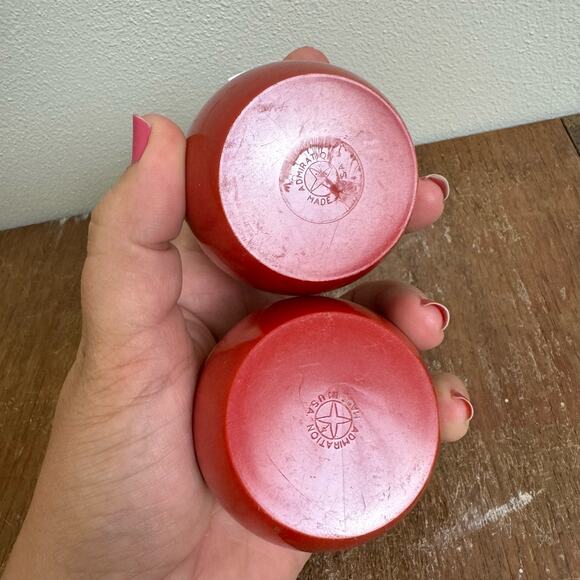 Vintage Red White Admiration Pot Salt and Pepper Shakers Plastic Made in USA - Picture 7 of 8